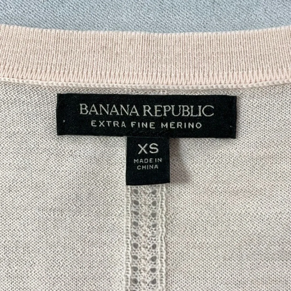 Banana Republic Sweater Women XS Pink Extra‎ Fine Merino Wool V-Neck Blush